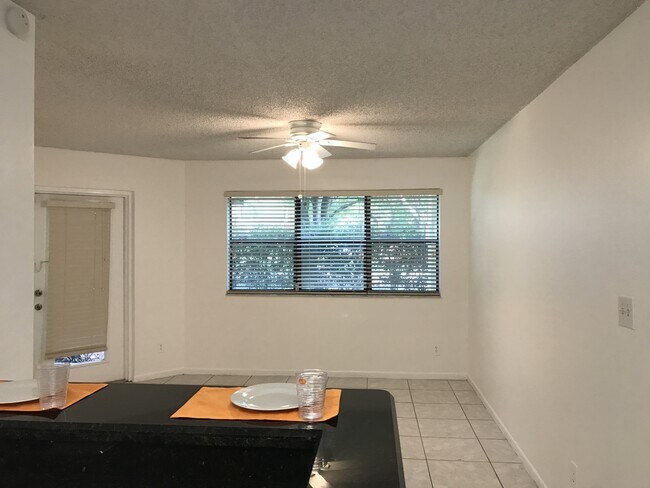 Foto del edificio - 620 S Park Rd