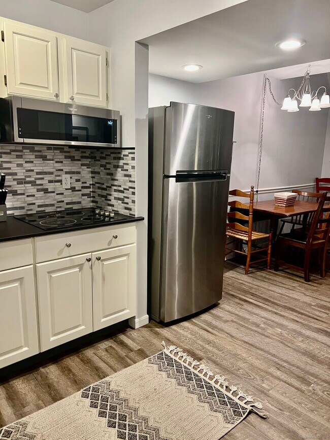 Foto del edificio - 1623 Old Pond Ln