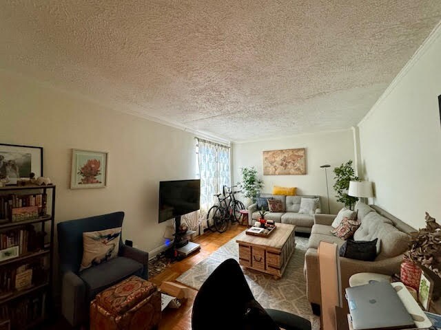 Foto principal - 1 W 126th St