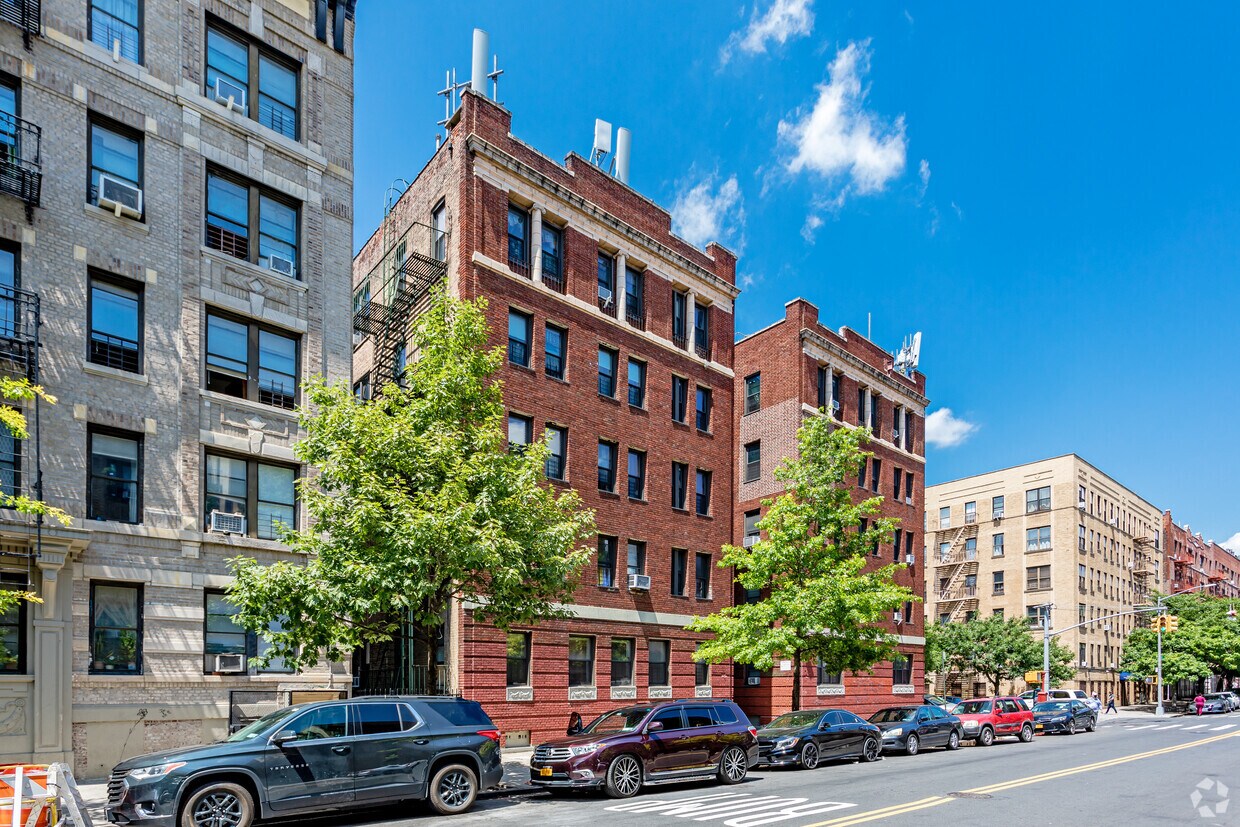 Building Photo - 578 Academy St
