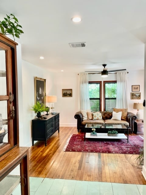 Building Photo - 3006 Govalle Ave