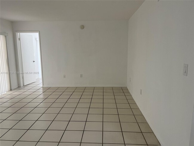Building Photo - 9030 SW 125th Ave