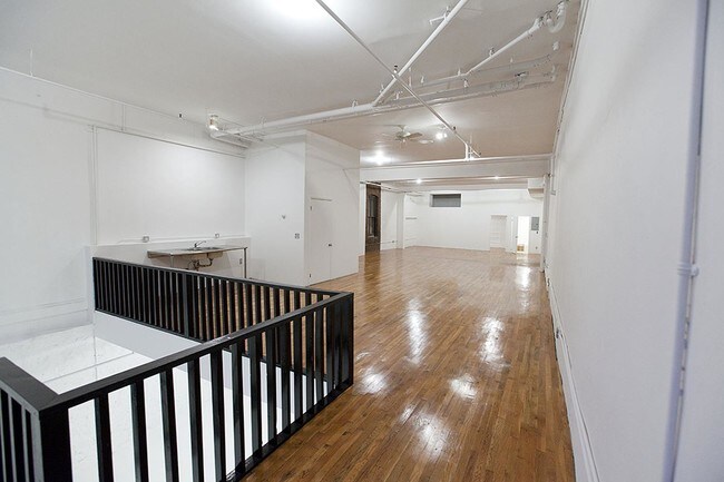 Foto del edificio - 318 Grand Street