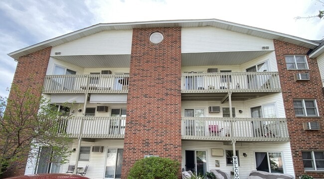 Building Photo - 1303 Cunat Ct