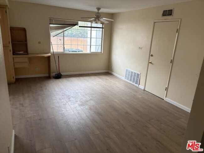 Foto del edificio - 20477 Mayall St