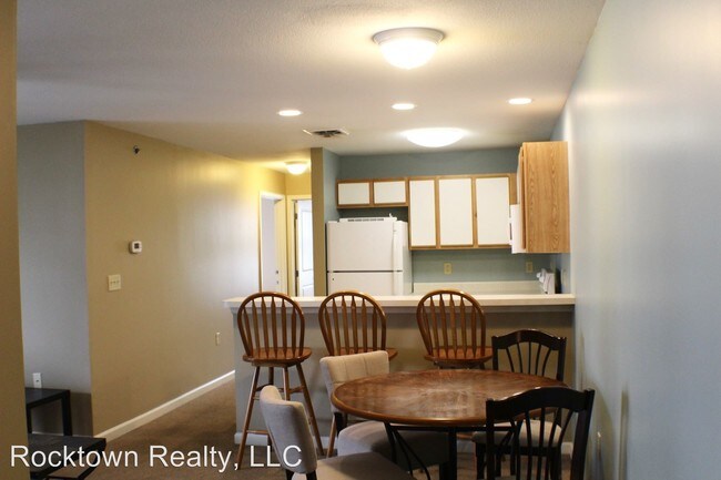 Building Photo - 303 Davis Mills Dr