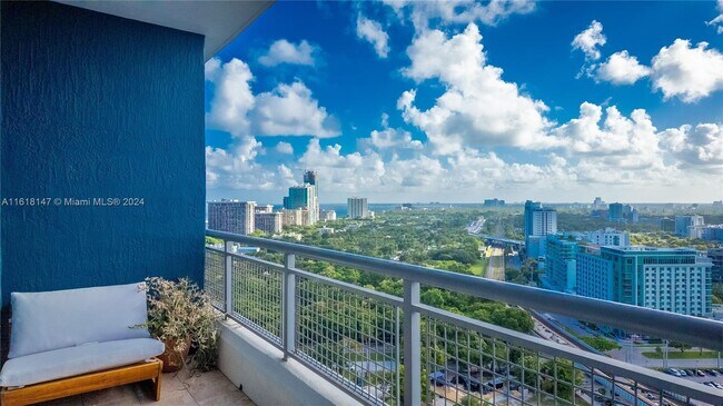 Foto del edificio - 60 SW 13th St