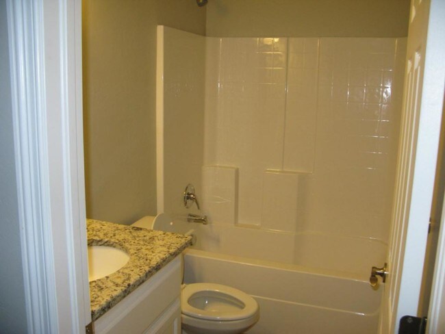11639 Royal Coach Dr. Yukon, OK. 73099 - 4