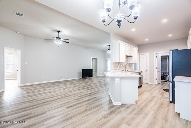Foto del edificio - 202 Sparkling Meadows Ln