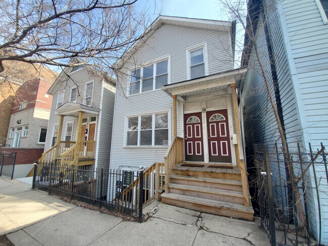 Building Photo - 1457 N Paulina St