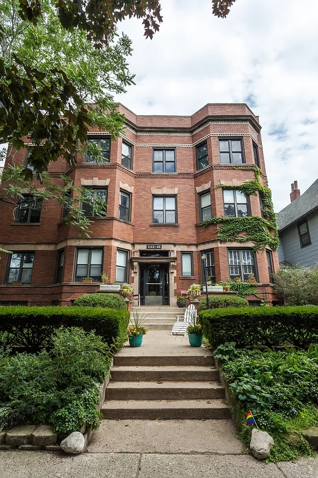 Building Photo - 1142 W Morse Ave