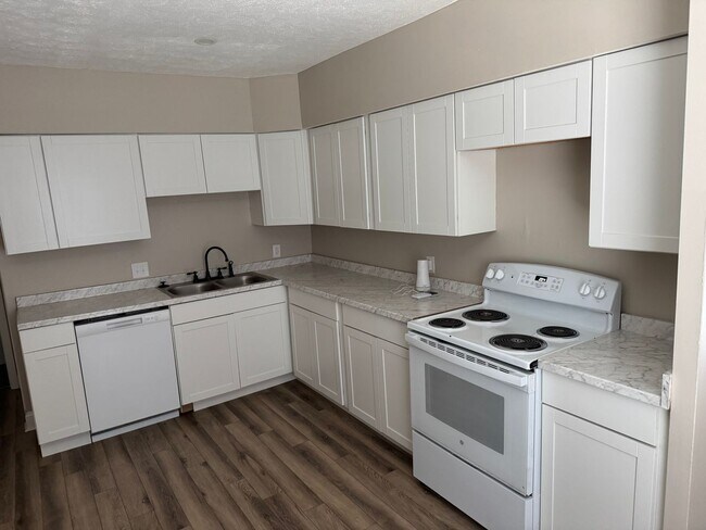 Foto del edificio - 3 Bedroom, 1 Bath Ranch Home in Columbus' ...