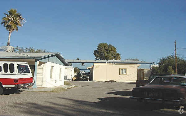 Building Photo - 940-944 N Palo Verde Blvd