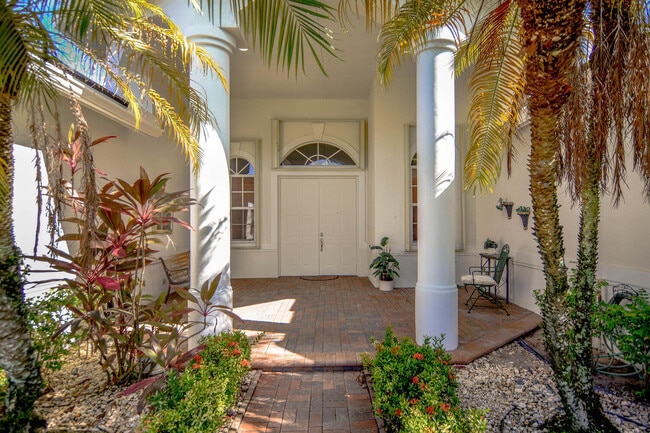 Building Photo - 4676 Manderly Dr