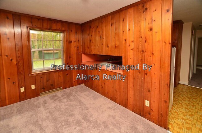 Building Photo - 6001 Elmwood Cir