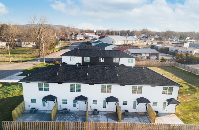 Building Photo - 109 Mullican St