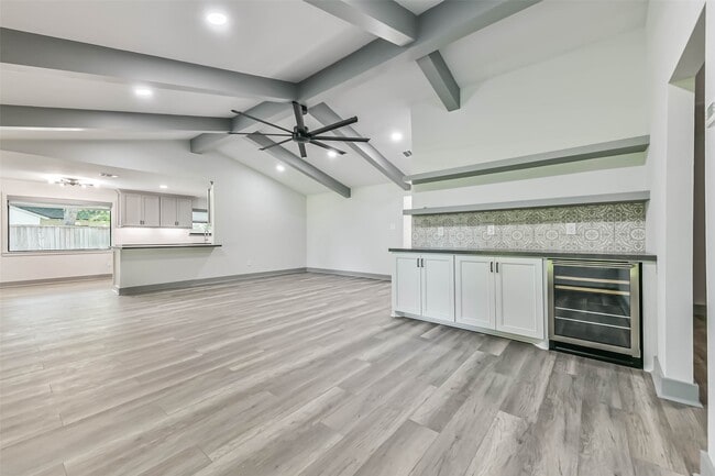 Building Photo - 4102 Honey Oaks Dr