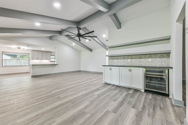 Foto del edificio - 4102 Honey Oaks Dr