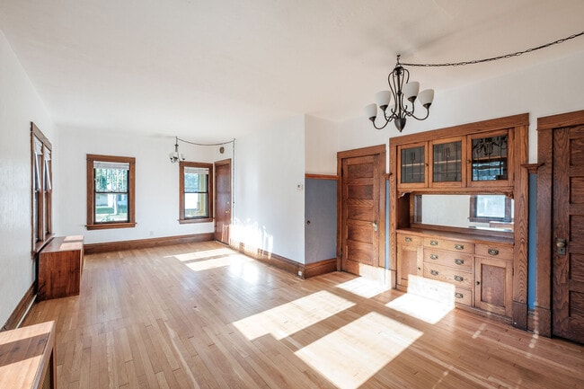 Living Room - 2016 Selby Ave