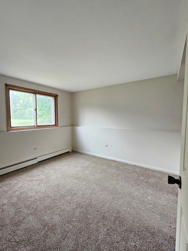 Building Photo - 1335 Abbott Dr