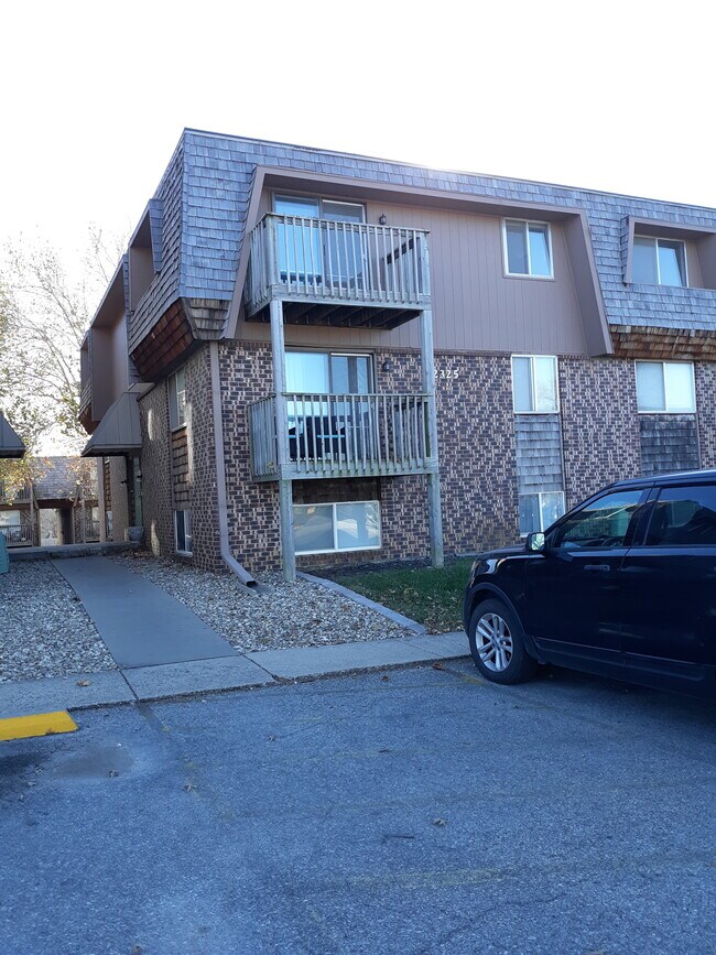 Building Photo - 2325 SW Briarwood Plz