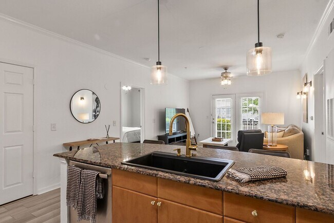 Building Photo - Midtown Village 2 Bed 2 Bath Condo! Available June 1st!