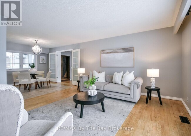 Building Photo - 111 Balm Beach Rd E