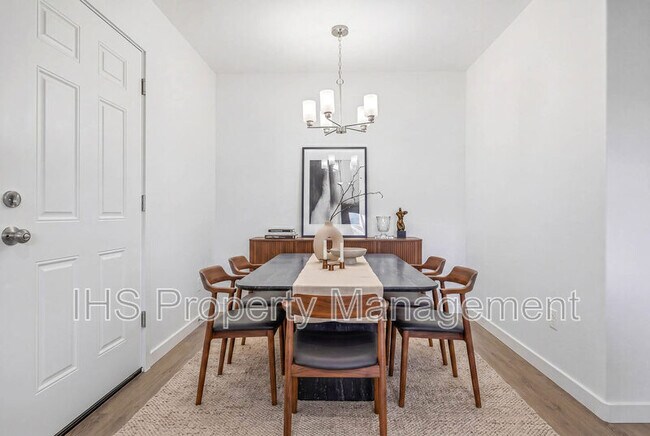 Foto del edificio - 714 W 13th St