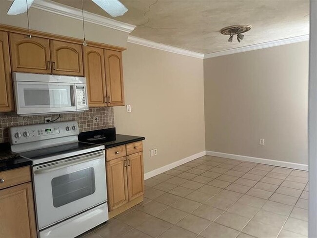Foto del edificio - 8401 W Sample Rd