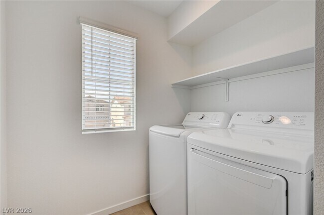Building Photo - 324 Lupton Ave
