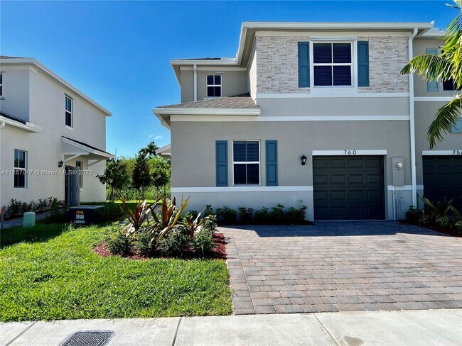 760 SE 19th St photo'