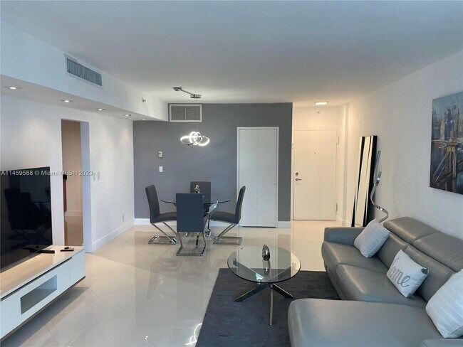 Building Photo - 3001 S Ocean Dr