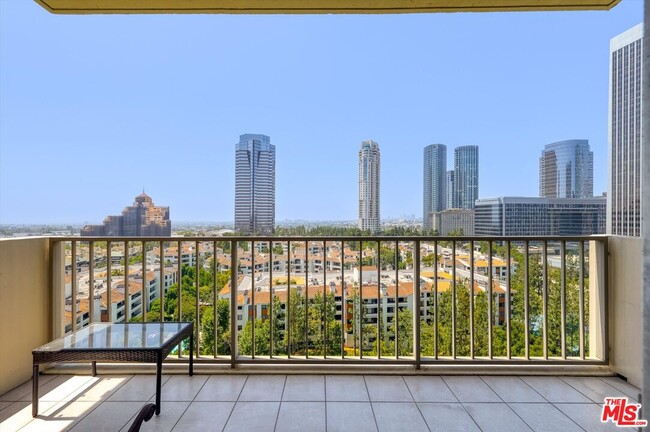Building Photo - 2170 W Century Dr