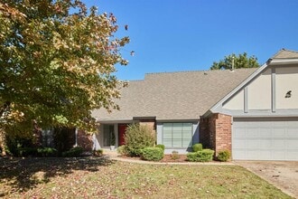 Building Photo - 2011 Trailview Ct