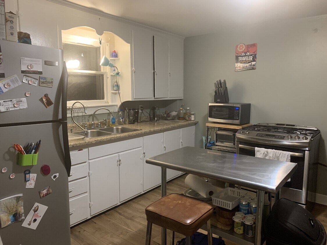 224 Pine St, Burlington, VT 05401 Condo for Rent in Burlington, VT