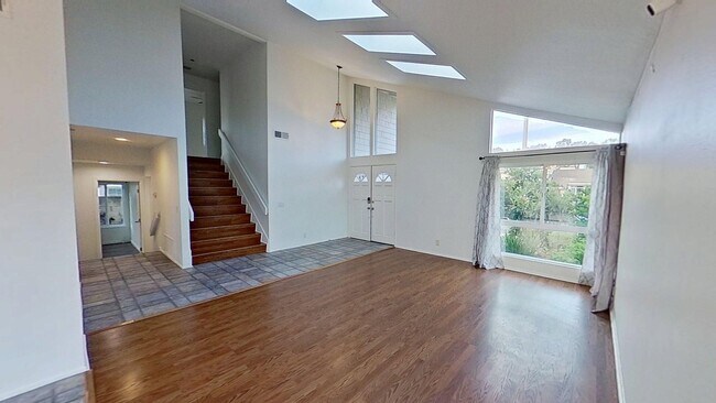 Foto del edificio - 24652 Vía Raza