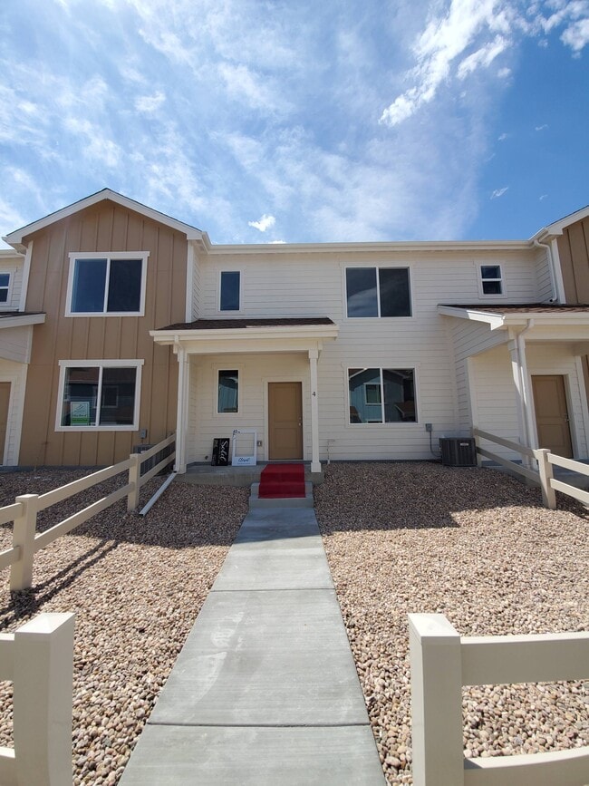 Building Photo - 701 Applegate Trail