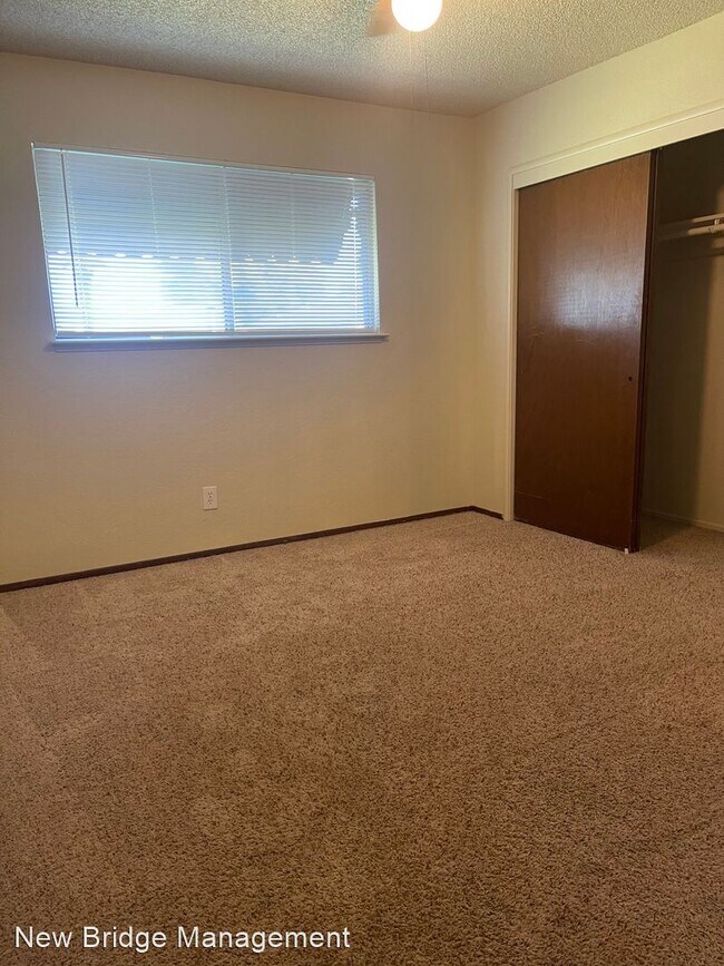 Building Photo - 3 br, 2 bath House - 2424 Meadow Rue Drive