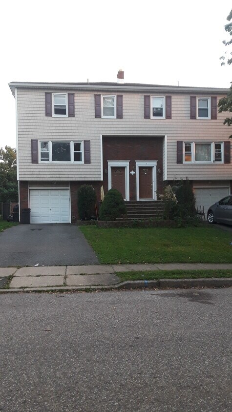 Primary Photo - 34 Garden Dr