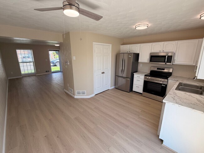 Foto del edificio - 1011 Pinoak Ct
