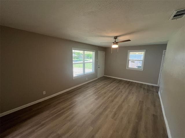 Foto del edificio - 2911 Millmar Dr