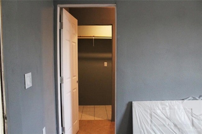 Building Photo - 1108 Arboledas Dr