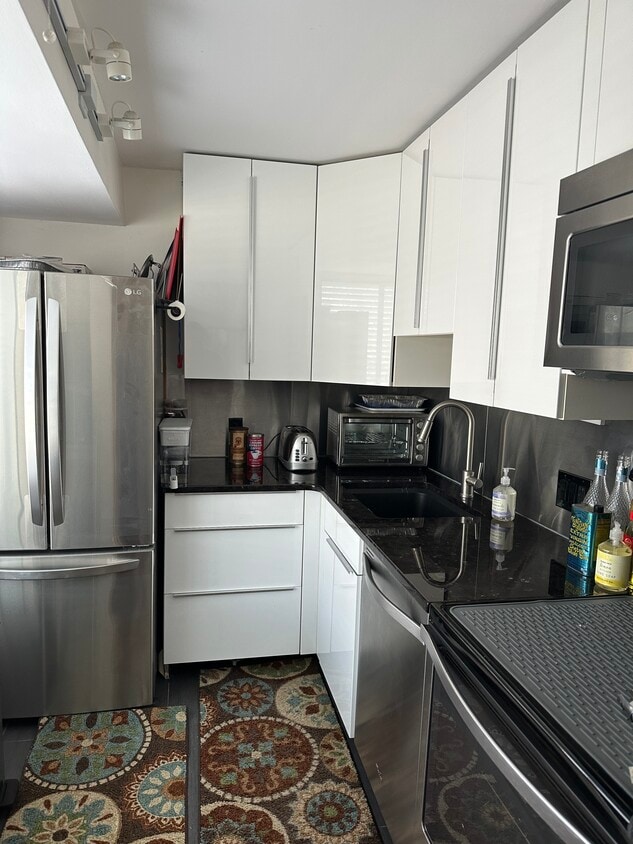 Primary Photo - 1243 Beacon St