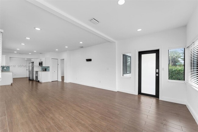 Foto del edificio - 5790 SW 5th St