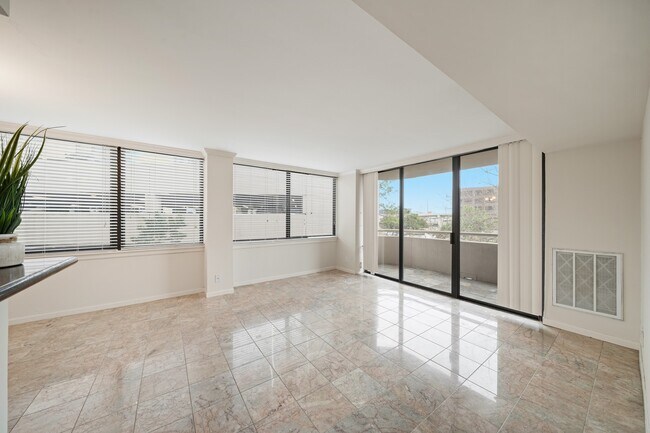 Foto del edificio - 3525 Sage Rd