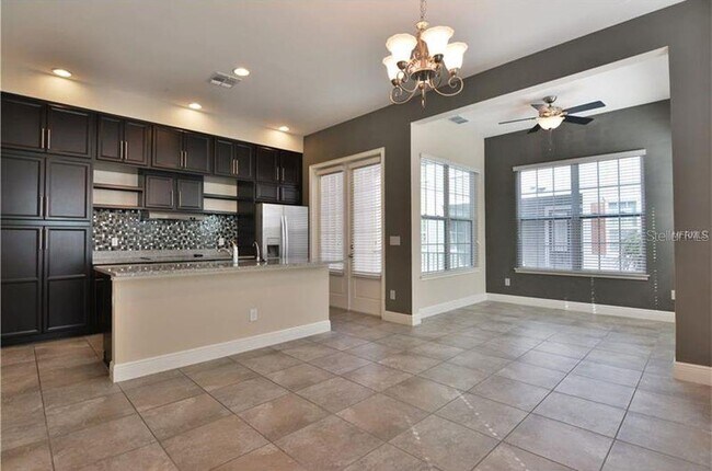 Foto del edificio - 590 Scotia Pl