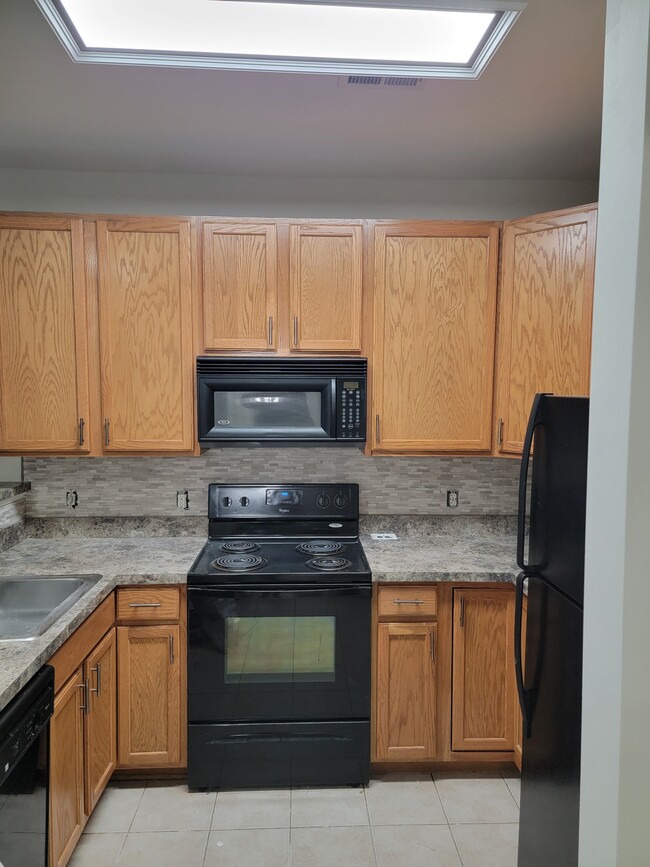 Building Photo - 15616 Everglade Ln