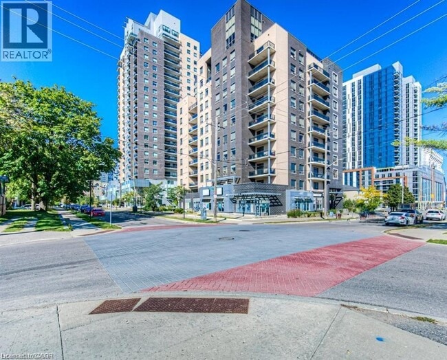 Building Photo - 318 Spruce St