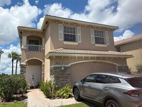 Building Photo - 947 NW Leonardo Cir