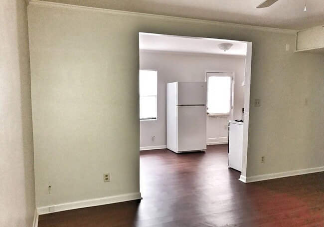 Photo - Spacious 2 Bedroom 1 Bathroom Apartment